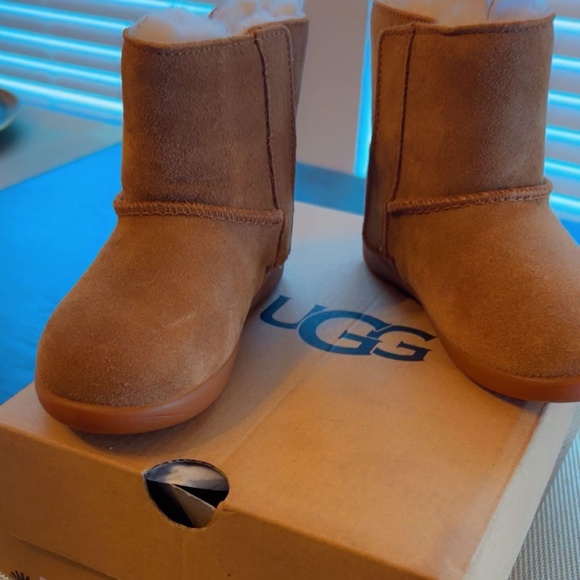 Toddler Girl Boots - Picture 2 of 3